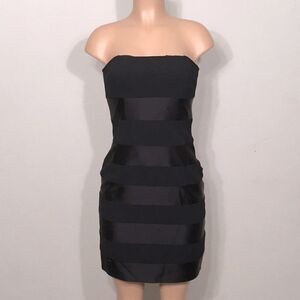 Laundry by Shelli Segal cocktail dress. RUNS SMALL